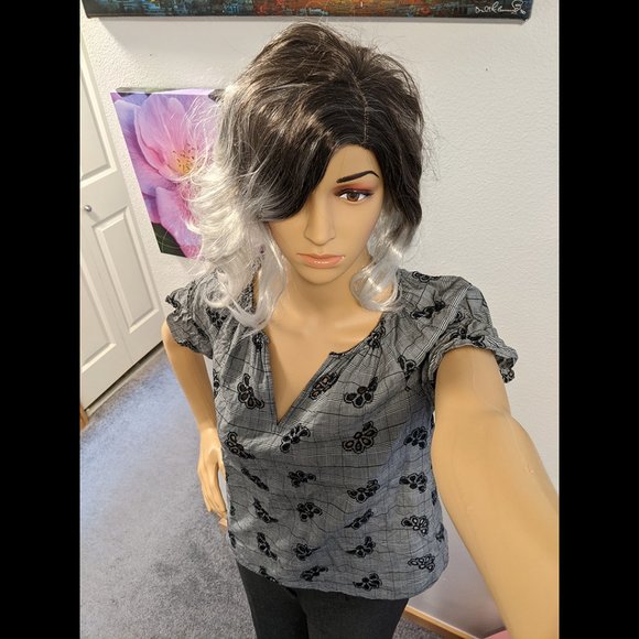 Ann Taylor Loose Fit Gray Blouse w/ Black Flowers Size XXS Petite - Picture 5 of 7